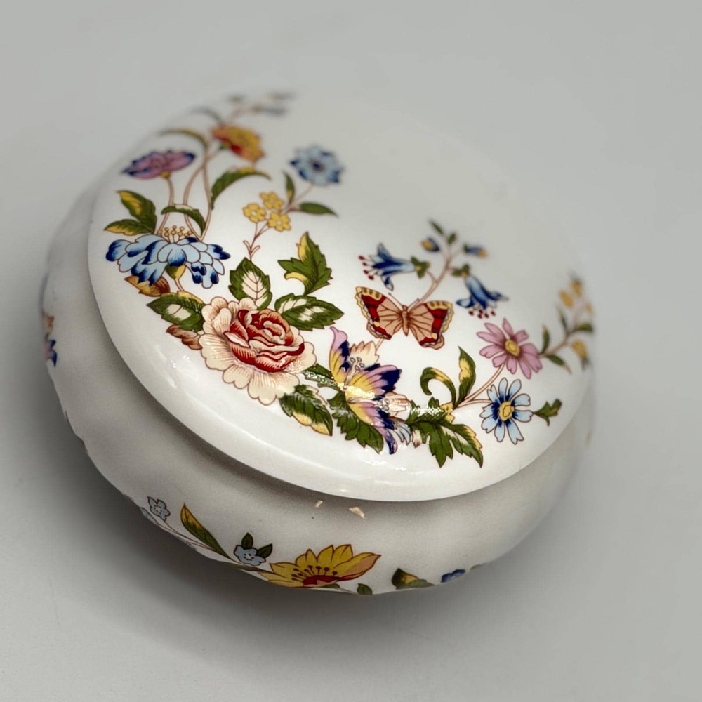 Aynsley Cottage Garden Trinket Box Fine Bone China Made in England Butterfly 4"